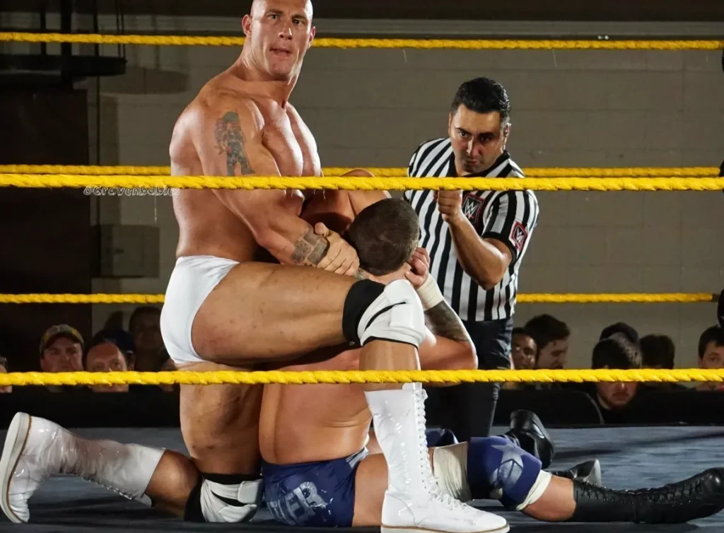 WWE wrestler showing off his big cock in a steamy chat nudesboys salv 2